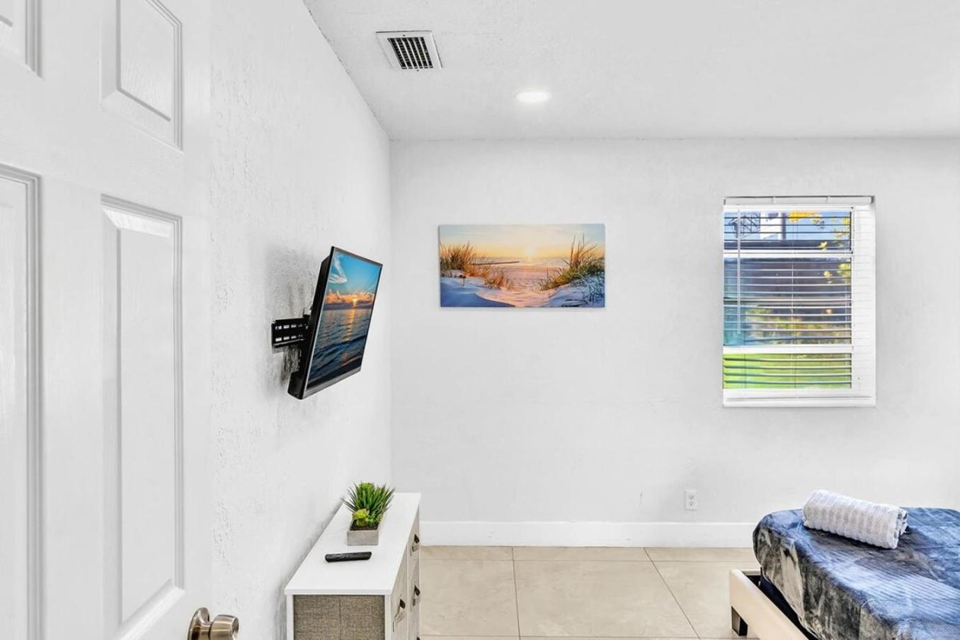 New Stylish 2 Bdrm Mins To Beach & Aventura Mall Hallandale Beach Exterior foto